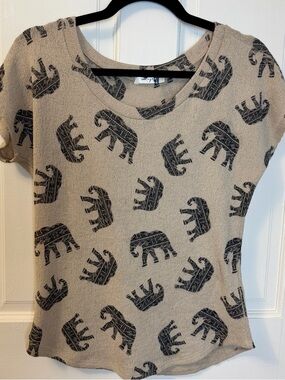 Gaze USA Women’s Short Sleeve Top with Black Elephant Print on Tan Base, Size M
